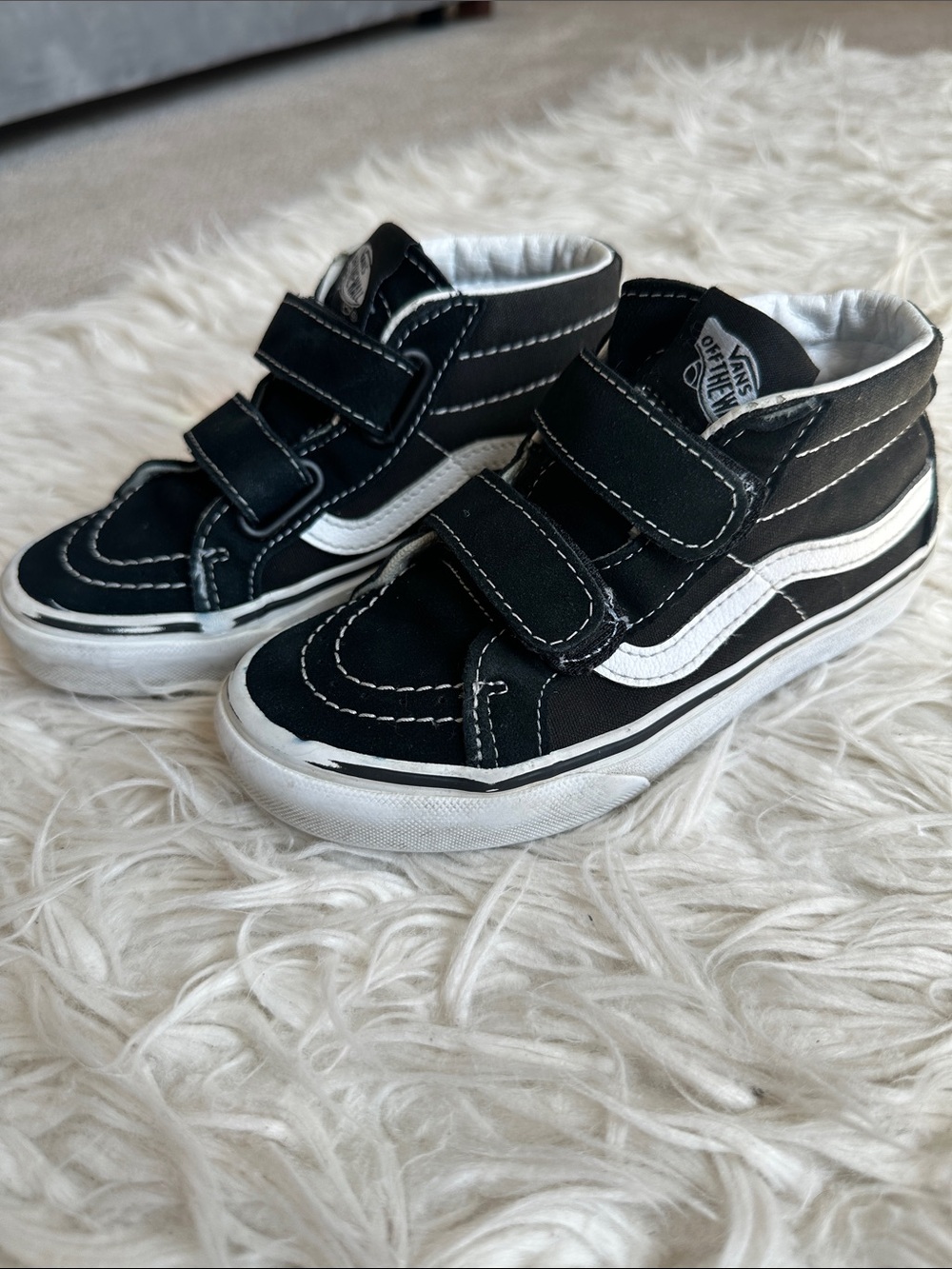 Vans Kids Black and White Velcro Sk8-Mid Sneakers size 13